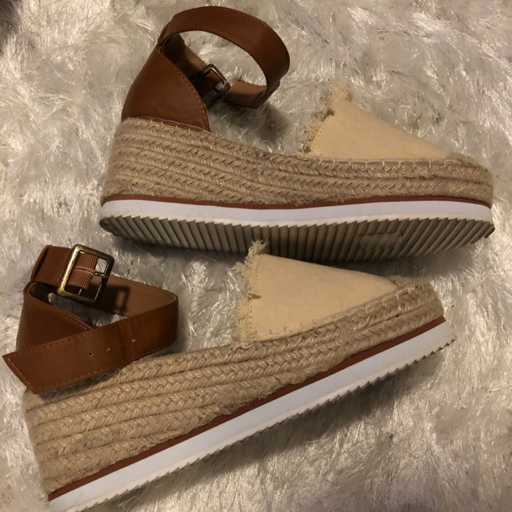 Nautica frayed sandal